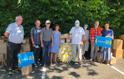 Distribution de produits anti-Covid par le Rotary Quimper-Odet à 5 associations locales.